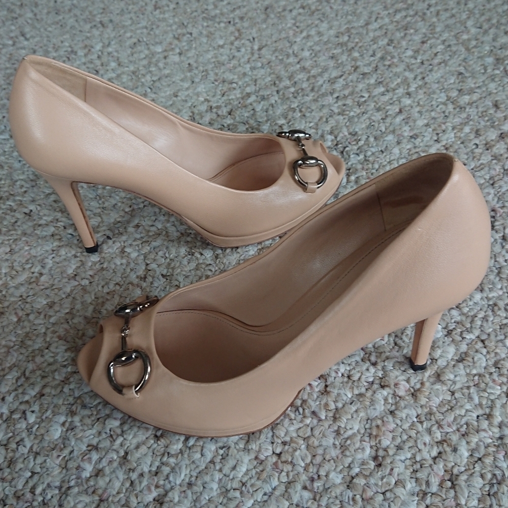Gucci Nude/beige Peep-Toe Horsebit Pumps size 6.5 - Picture 6 of 15